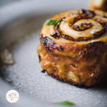 Load image into Gallery viewer, Caramelized Onion &amp; Thyme Rolls